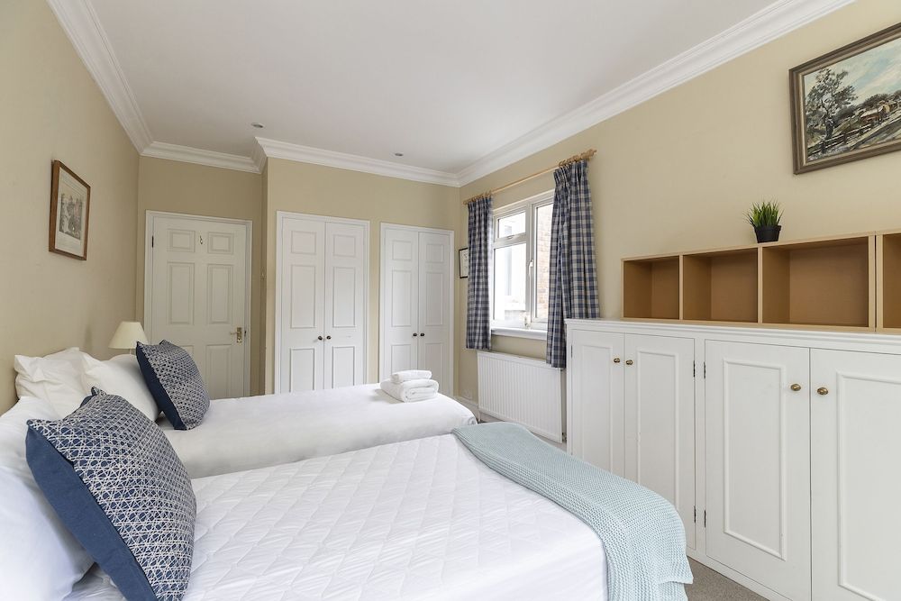 undefined JOIVY Charming 3 bed house with a rooftop terrace 6