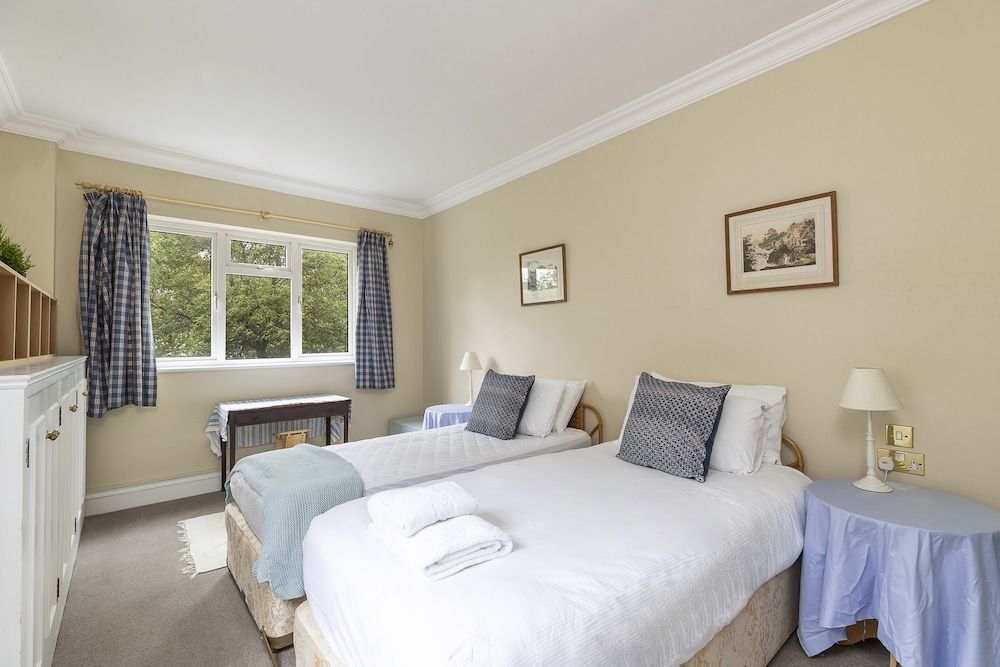 undefined JOIVY Charming 3 bed house with a rooftop terrace 8