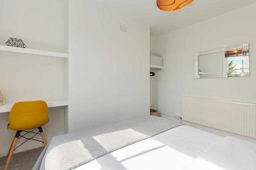 Camden Home - Barracks Properties Superior House, Private Bathroom 17