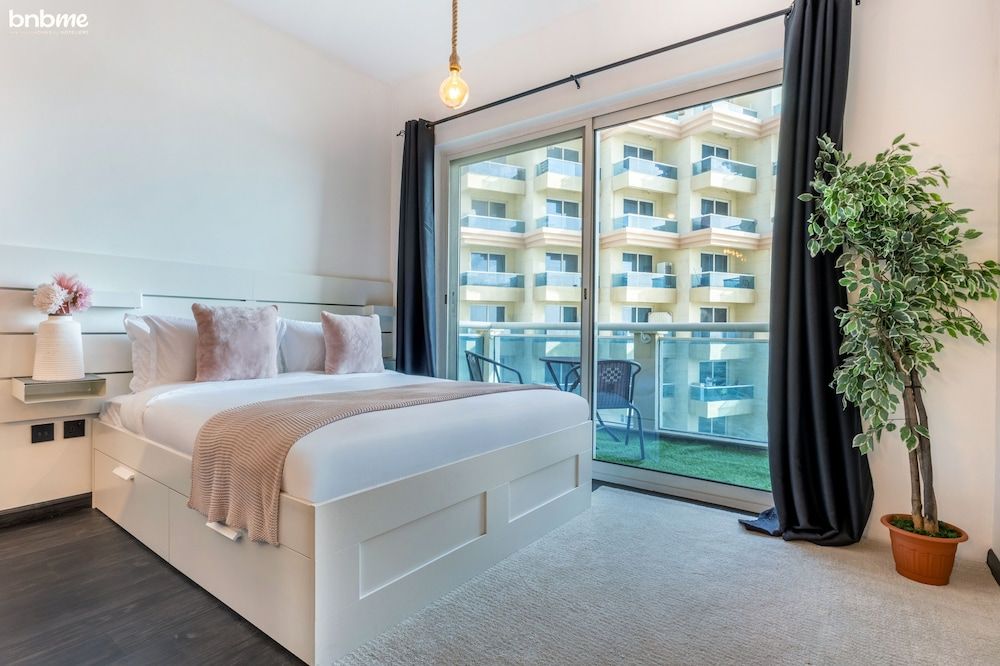 undefined St-Lago Vista Tower-1412 by bnbme homes 4