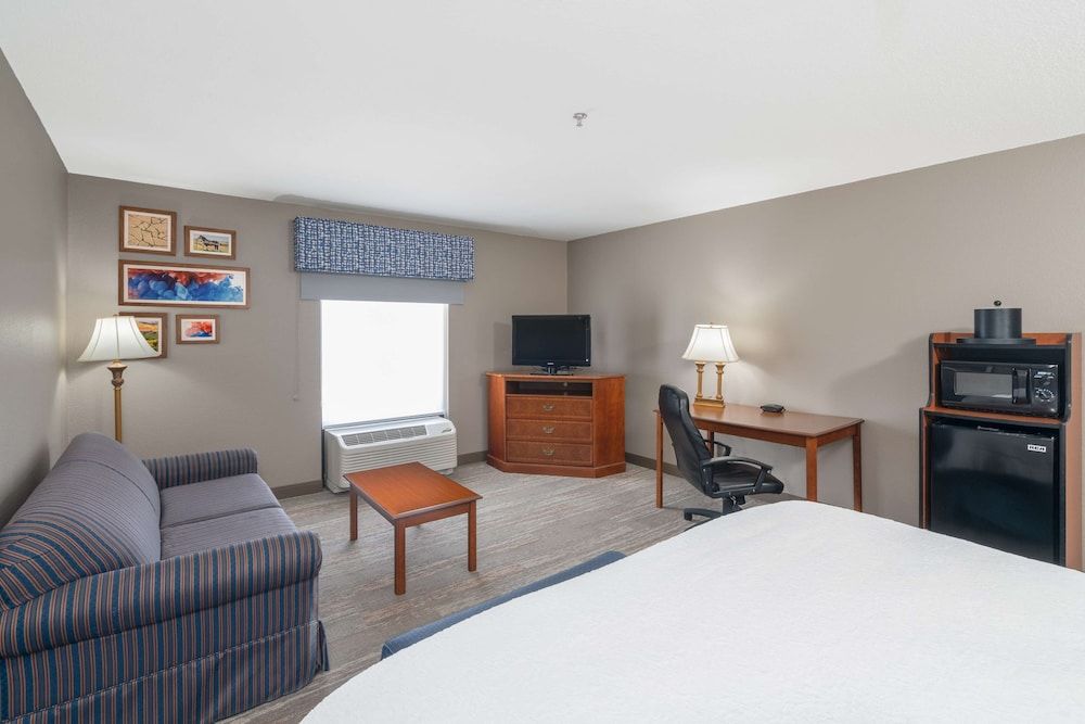 Studio, 1 King Bed with Sofa bed, Non Smoking