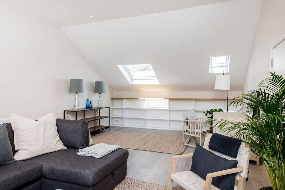 undefined 3-bed Mews House, Battersea 4