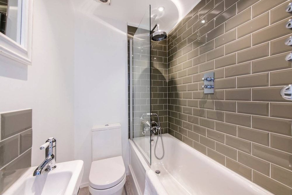 3-bed Mews House, Battersea House (3 Bedrooms) 16