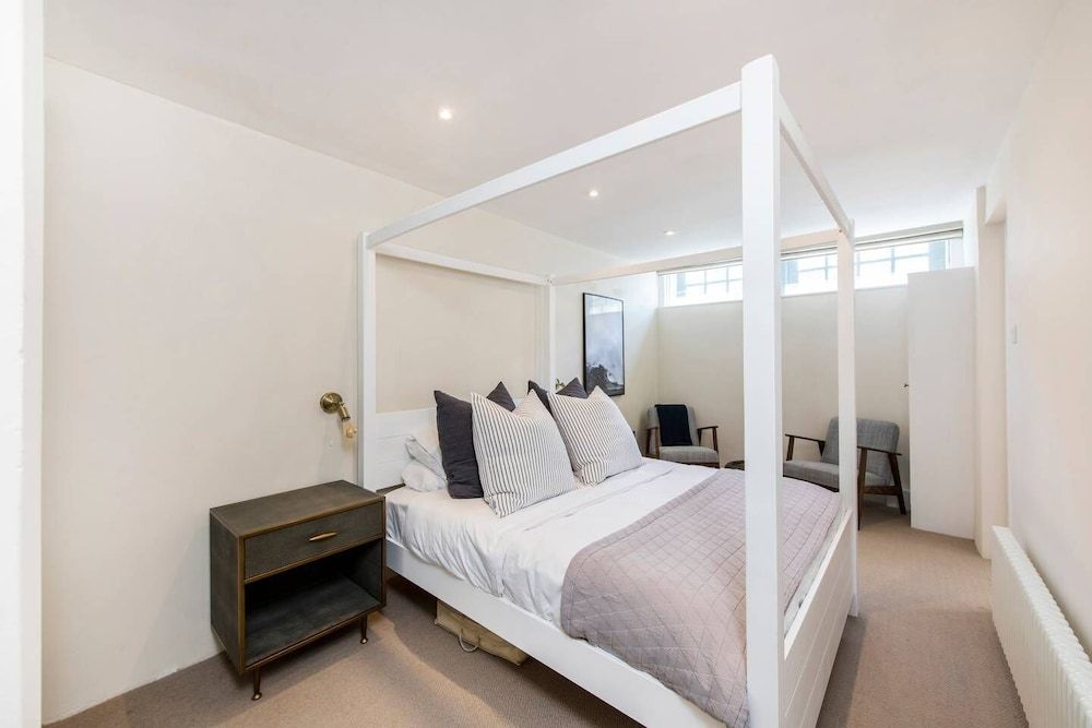 3-bed Mews House, Battersea House (3 Bedrooms) 18