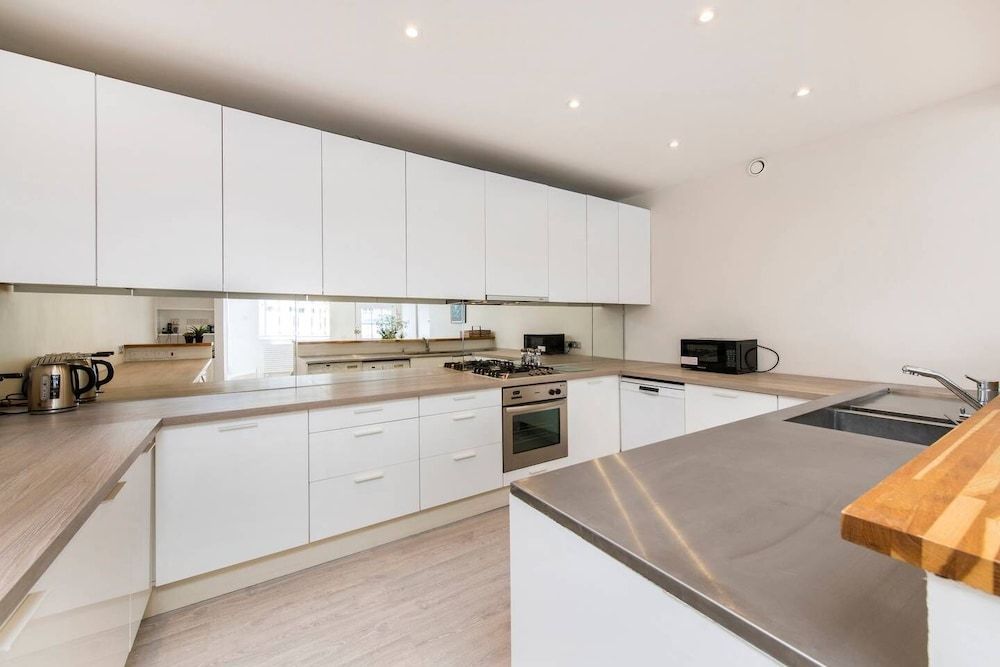 undefined 3-bed Mews House, Battersea 10