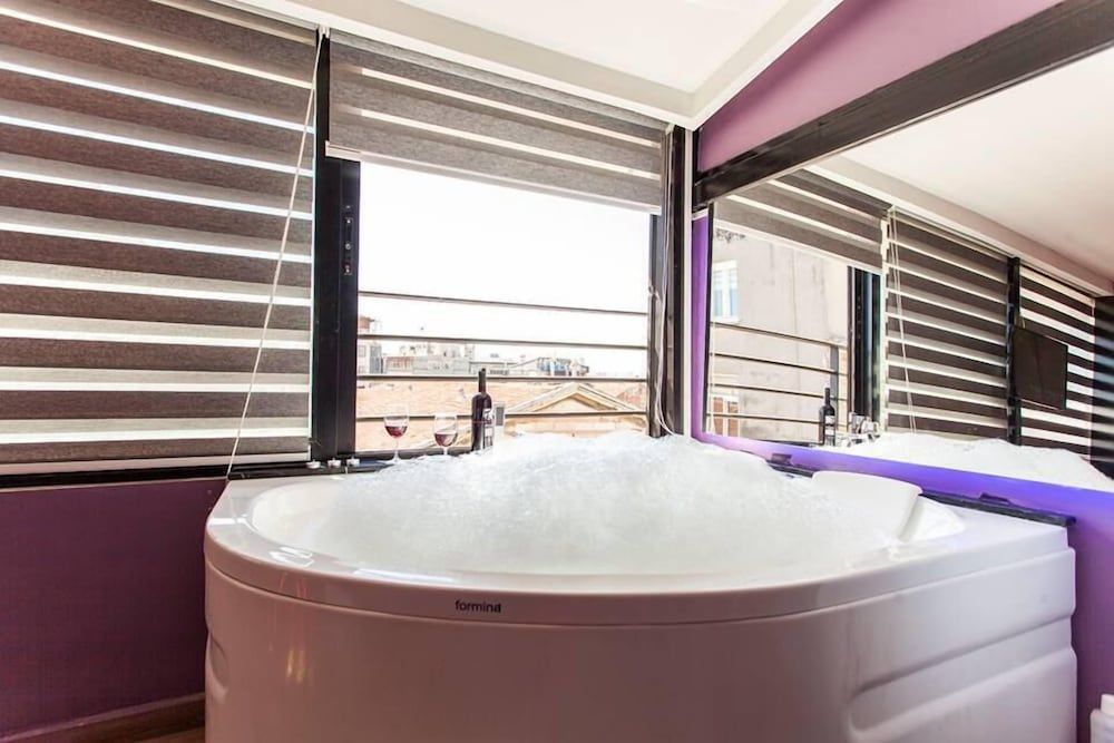 undefined The Bite Hotel 8