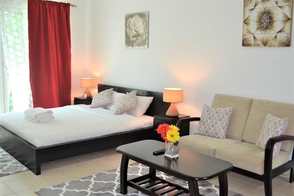 undefined HRI -  All utilities included Studio 7