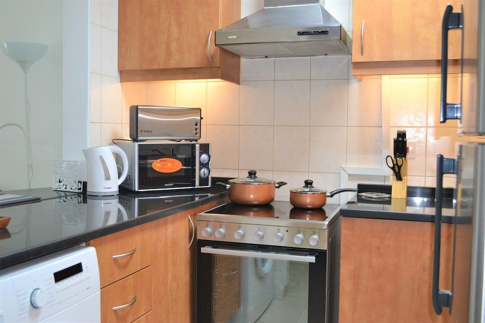 undefined HRI -  All utilities included Studio 9