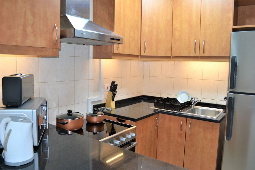 undefined HRI -  All utilities included Studio 8