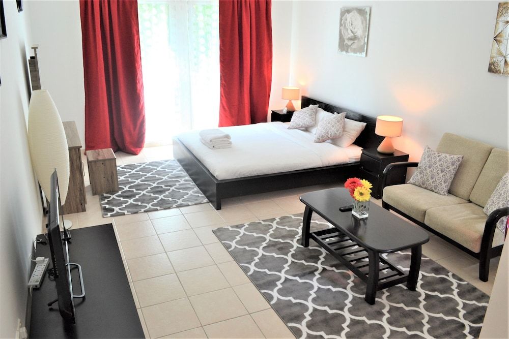 undefined HRI -  All utilities included Studio