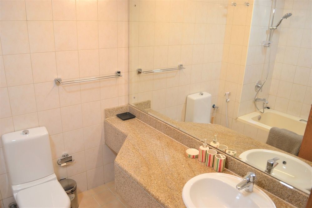 undefined HRI -  All utilities included Studio 10