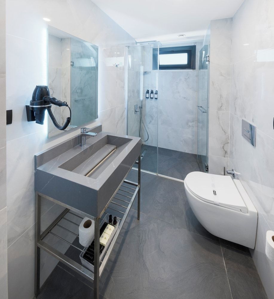 Pera Bosphorus Hotel Standard Room 8