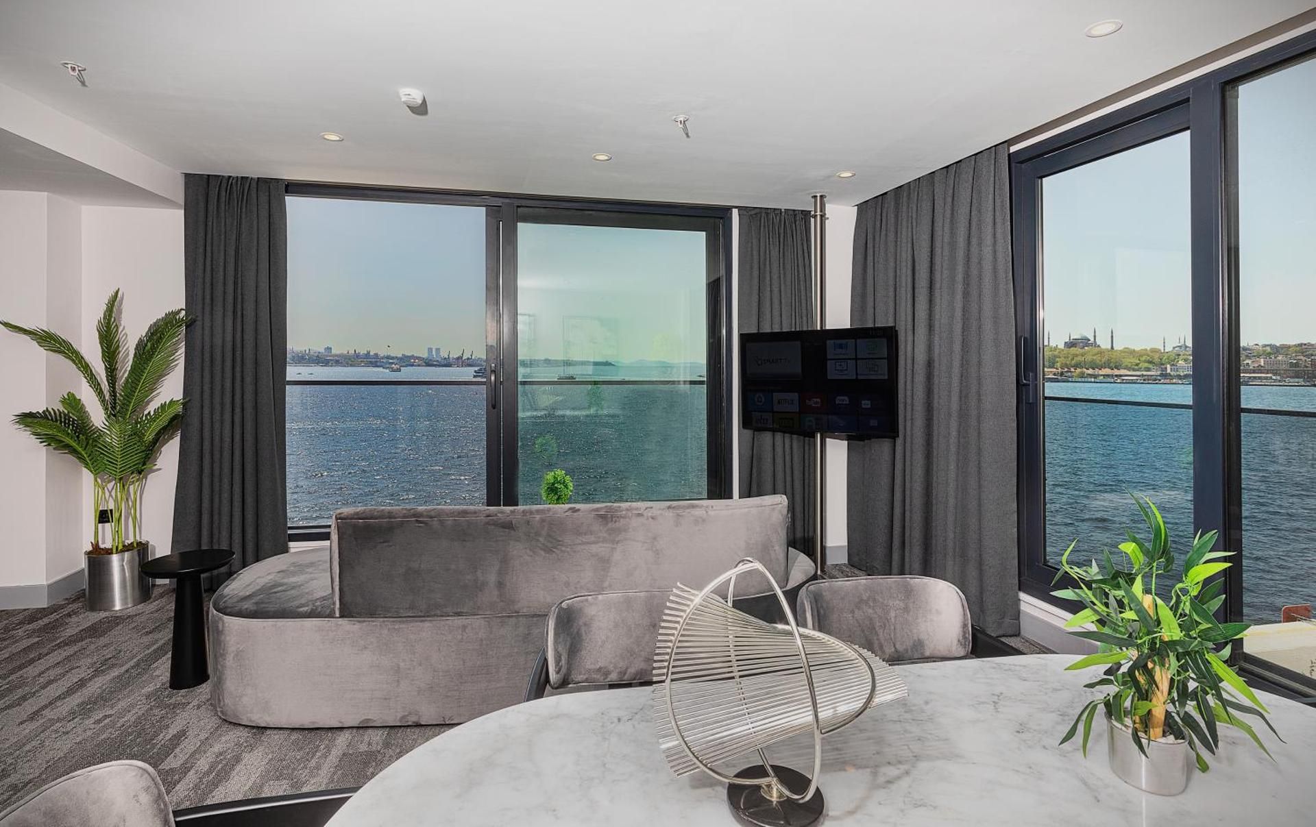 undefined Pera Bosphorus Hotel 4