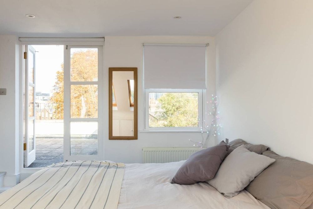 Fabulous 4 Bed House With Garden in Fulham Villa (4 Bedrooms) 9