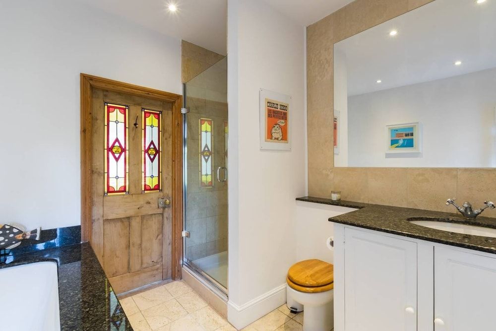 Fabulous 4 Bed House With Garden in Fulham Villa (4 Bedrooms) 16