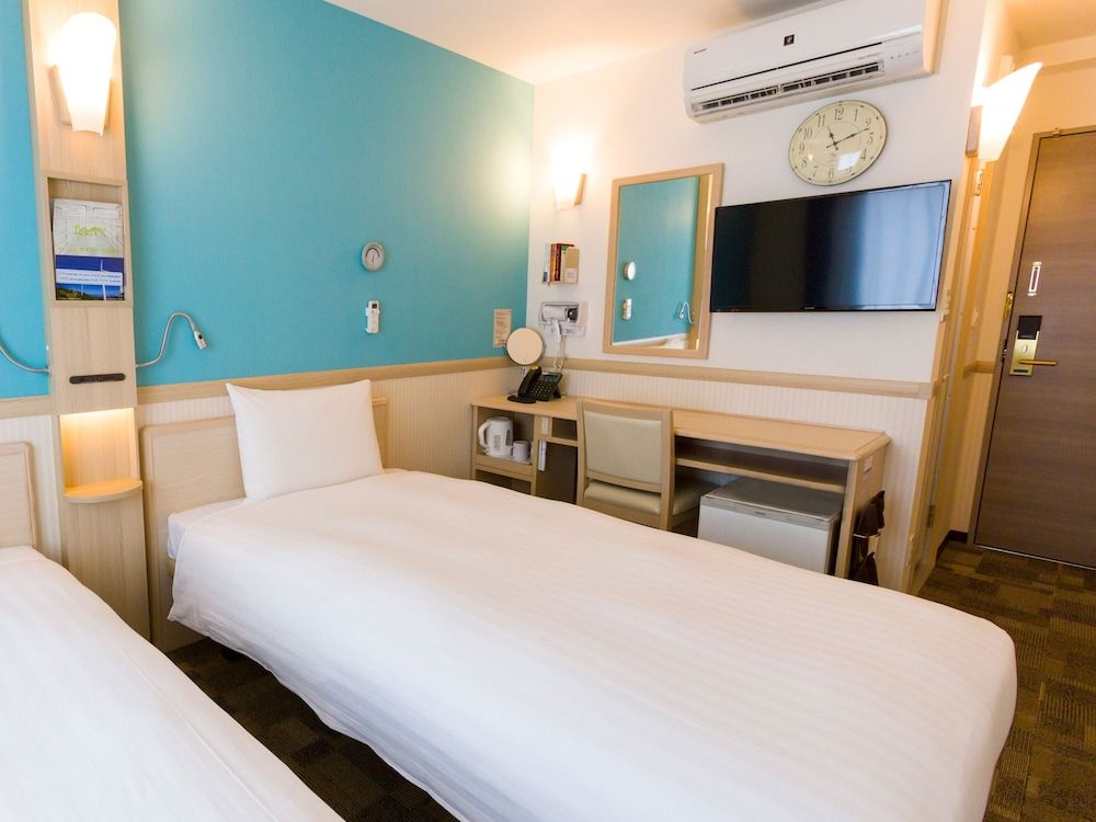 Toyoko Inn Omori Twin Room, Non Smoking 2