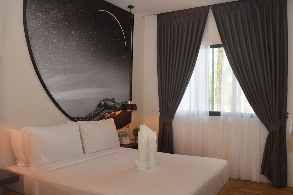 undefined De Luna Hotel 5