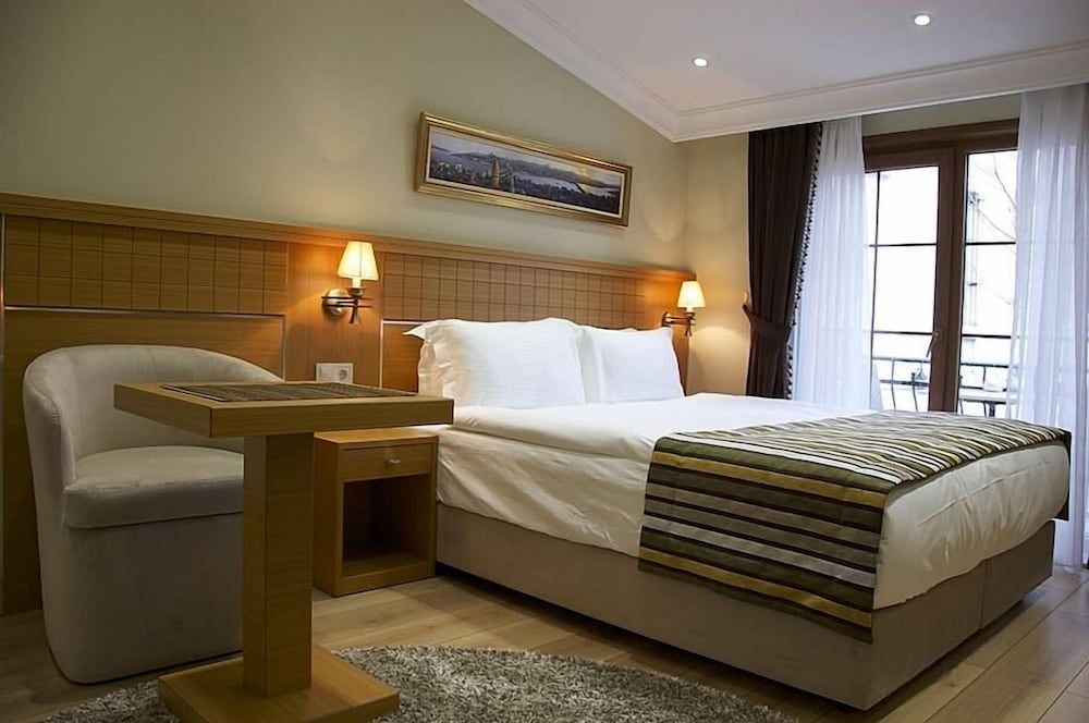 undefined Art Nouveau Galata 4