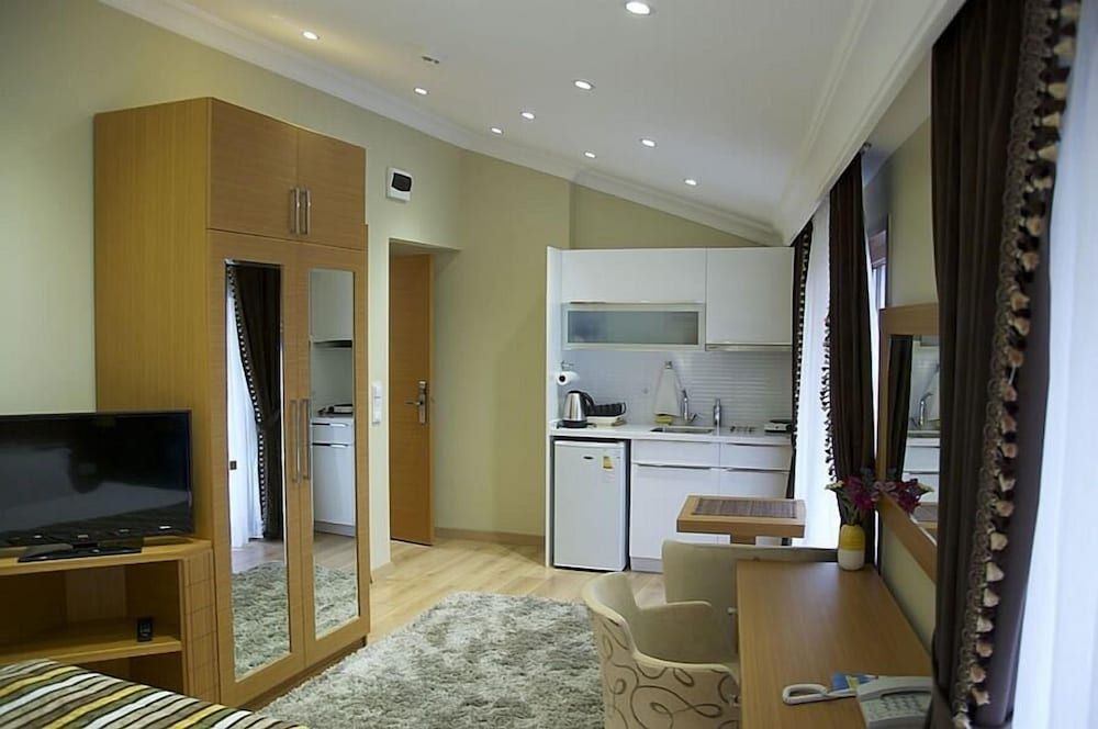 Art Nouveau Galata Deluxe Suite 7