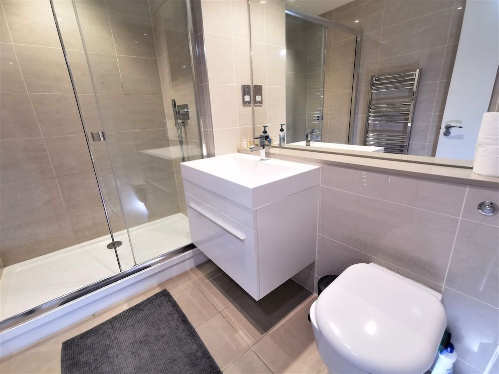 Spacious Double Room with en-suite - 2b City Double Room 5