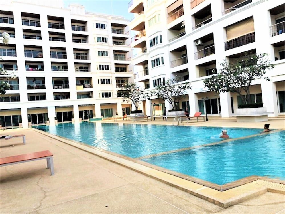 undefined Platinum Suites Studio Condo Jomtien 4