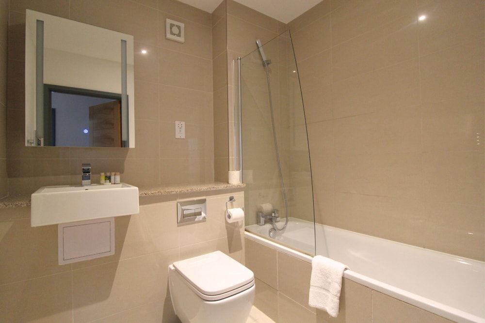 Canning Town by Viridian Apartments Apartment, 1 Double Bed 16