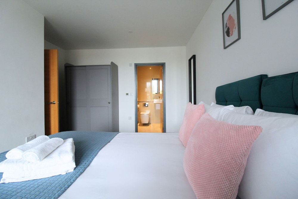 Canning Town by Viridian Apartments Apartment, 1 Double Bed 9