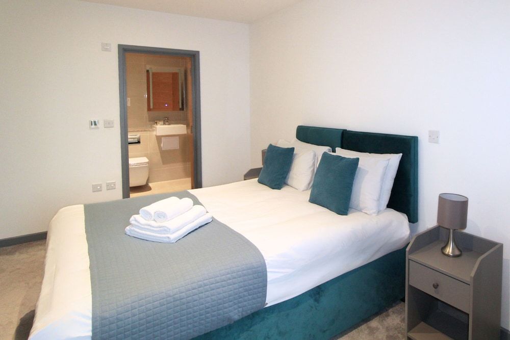 Canning Town by Viridian Apartments Apartment, 1 Double Bed 3