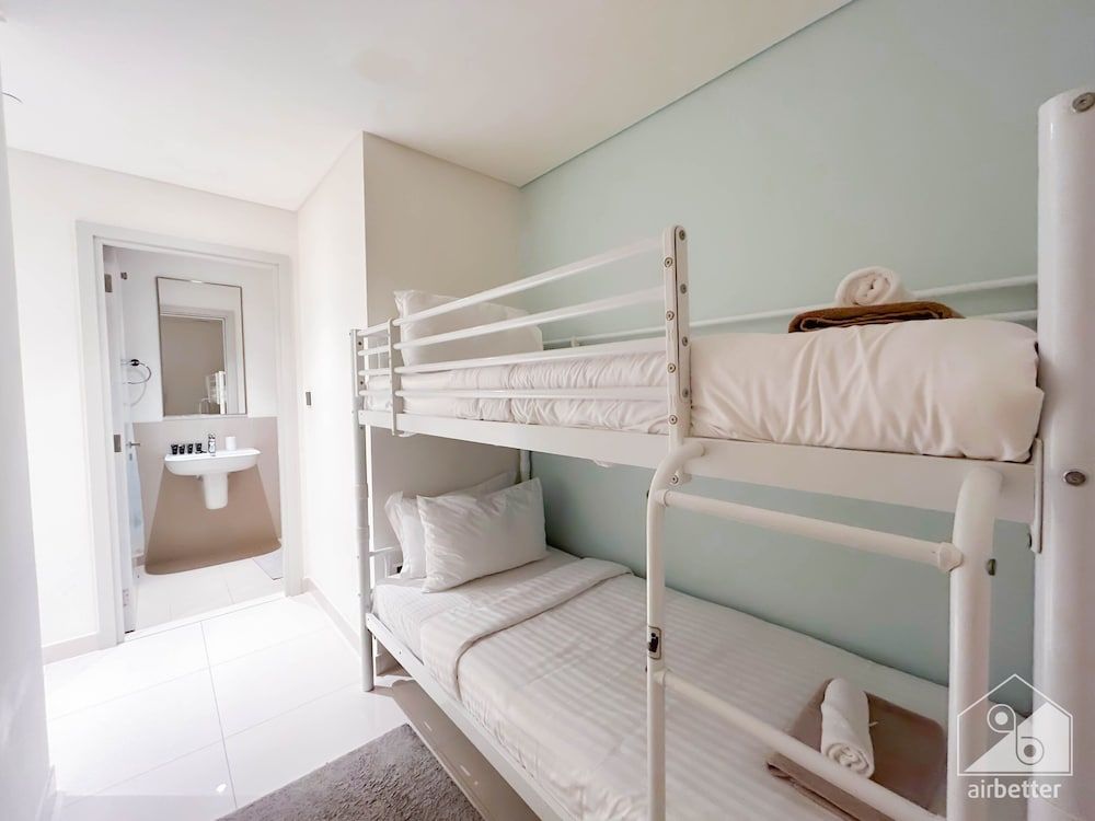 undefined Luxurious Beach front Apt with balcony Dubai Marina