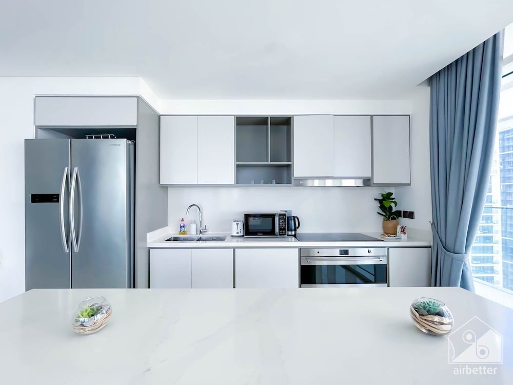 undefined Luxurious Beach front Apt with balcony Dubai Marina 9