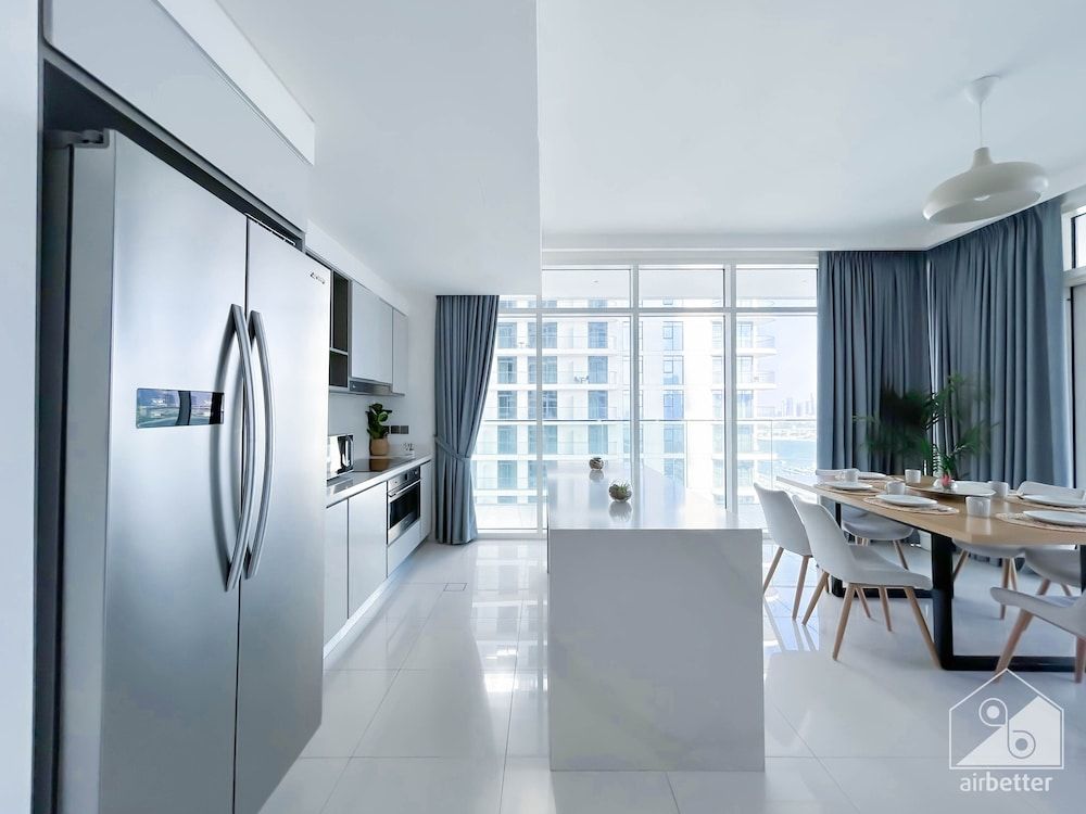 undefined Luxurious Beach front Apt with balcony Dubai Marina 6