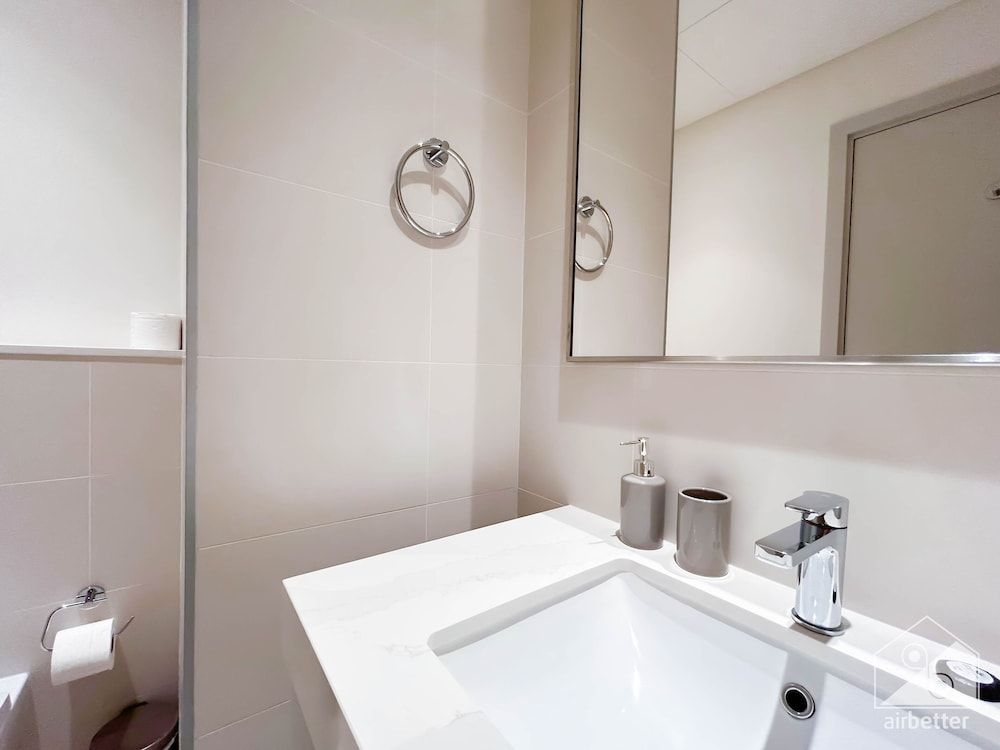 Luxurious Beach front Apt with balcony Dubai Marina Apartment (4 Bedrooms) 13