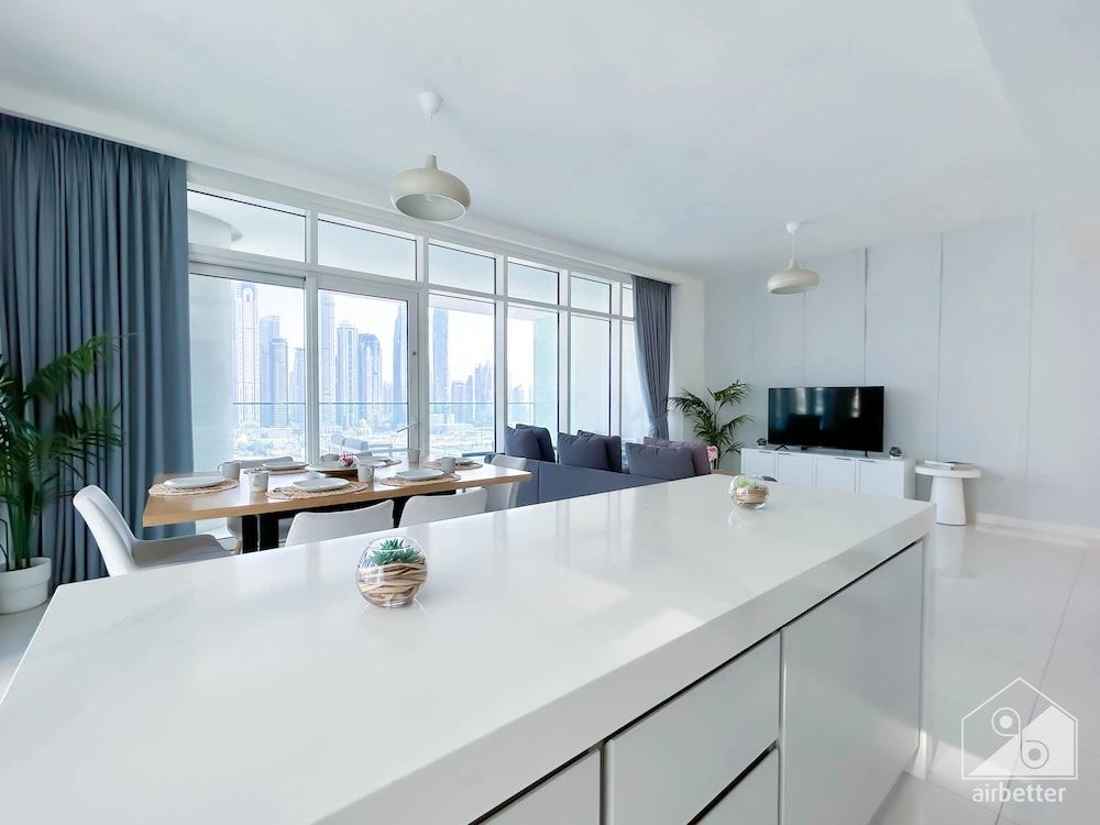 undefined Luxurious Beach front Apt with balcony Dubai Marina 10