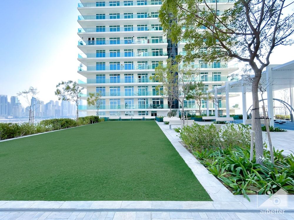 undefined Luxurious Beach front Apt with balcony Dubai Marina 5