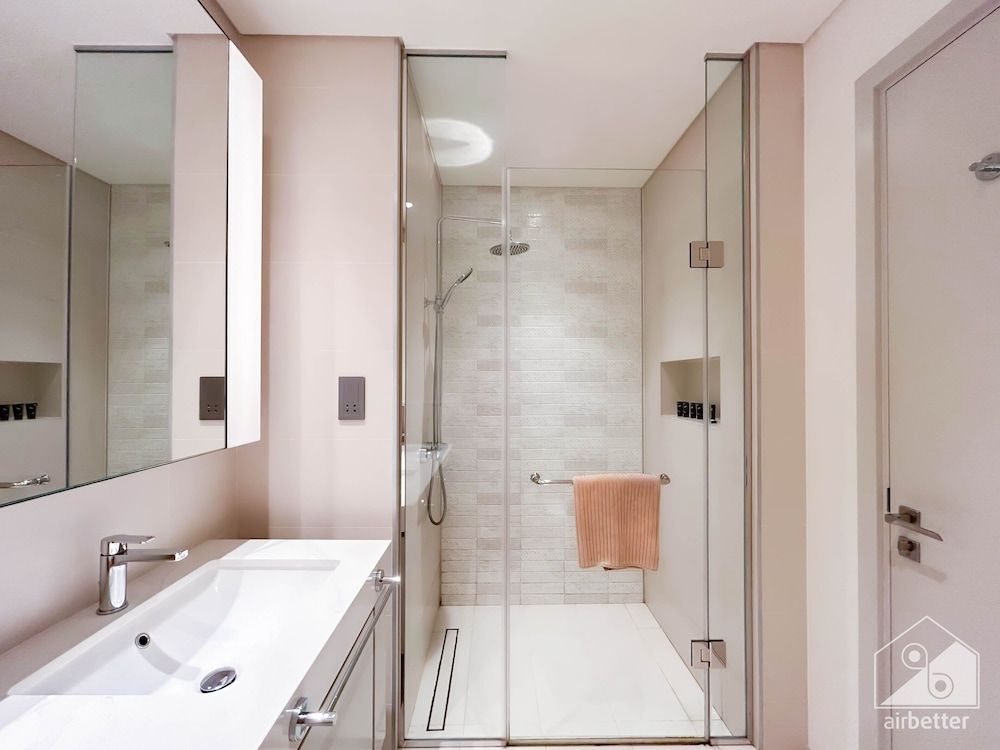 Luxurious Beach front Apt with balcony Dubai Marina Apartment (4 Bedrooms) 19