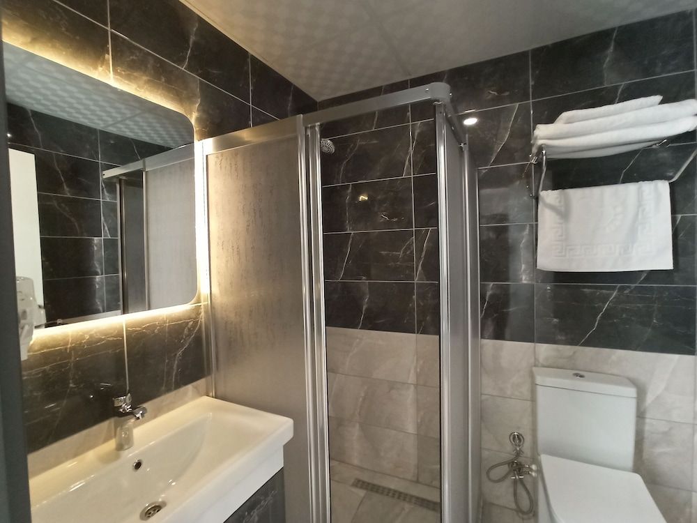 Avcilar Garden Hotel Deluxe Double or Twin Room 4