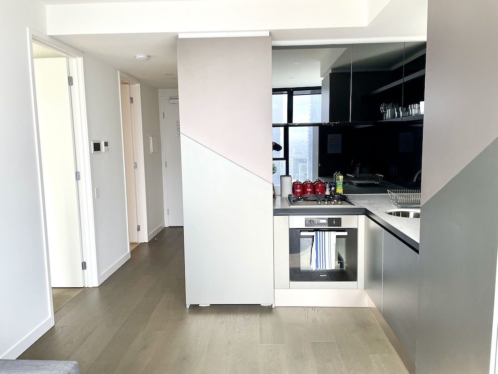 undefined Readyset Apartments Southern Cross 3