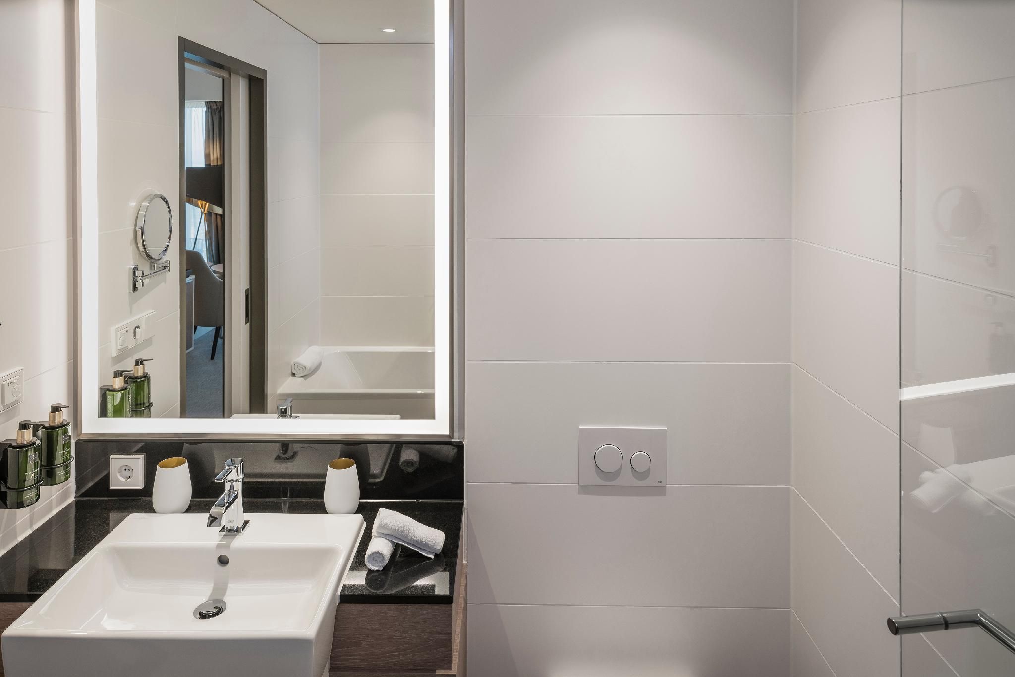 undefined Melia Frankfurt City 8