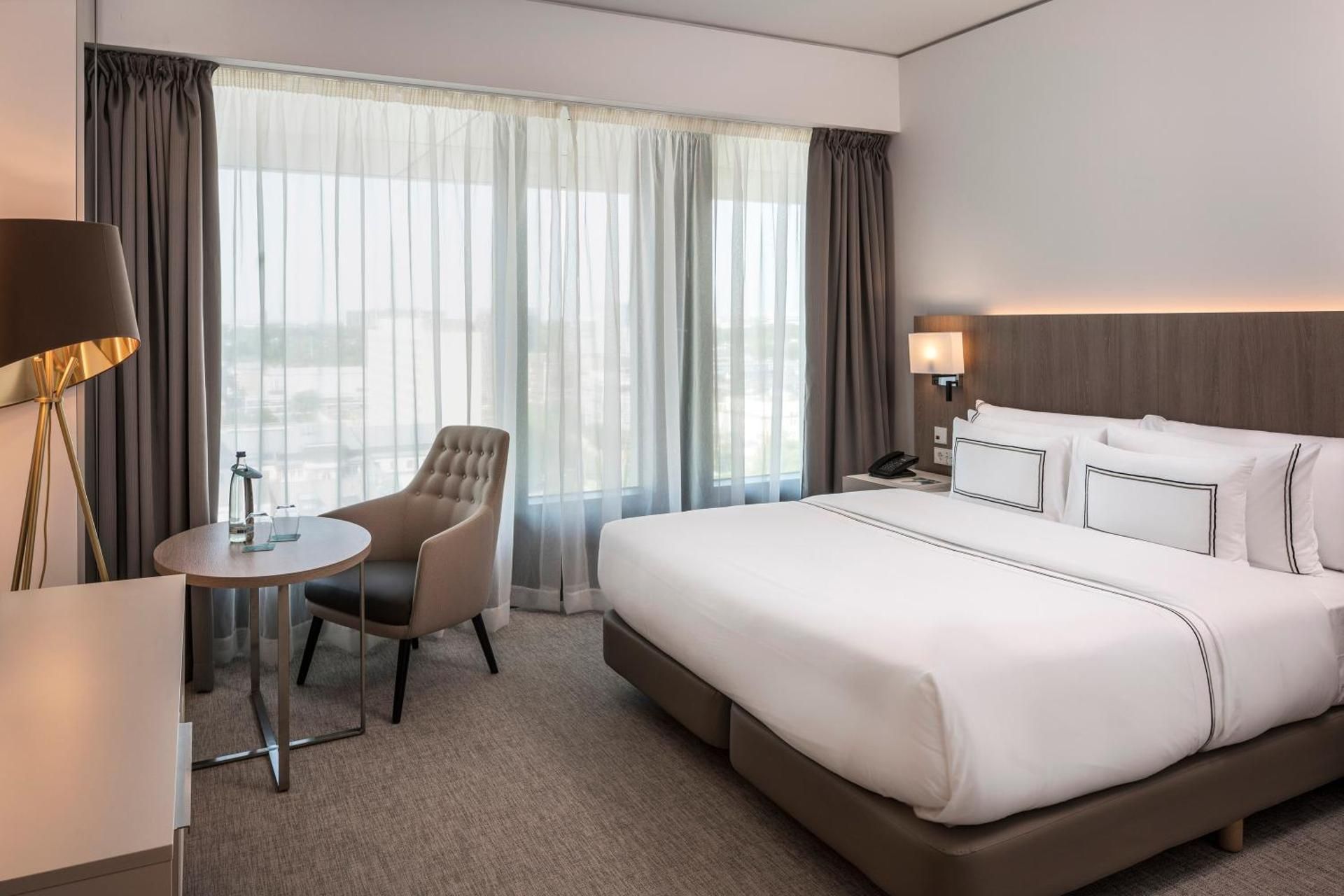 MELIA PREMIUM ROOM WITH SKYLINE VIEW