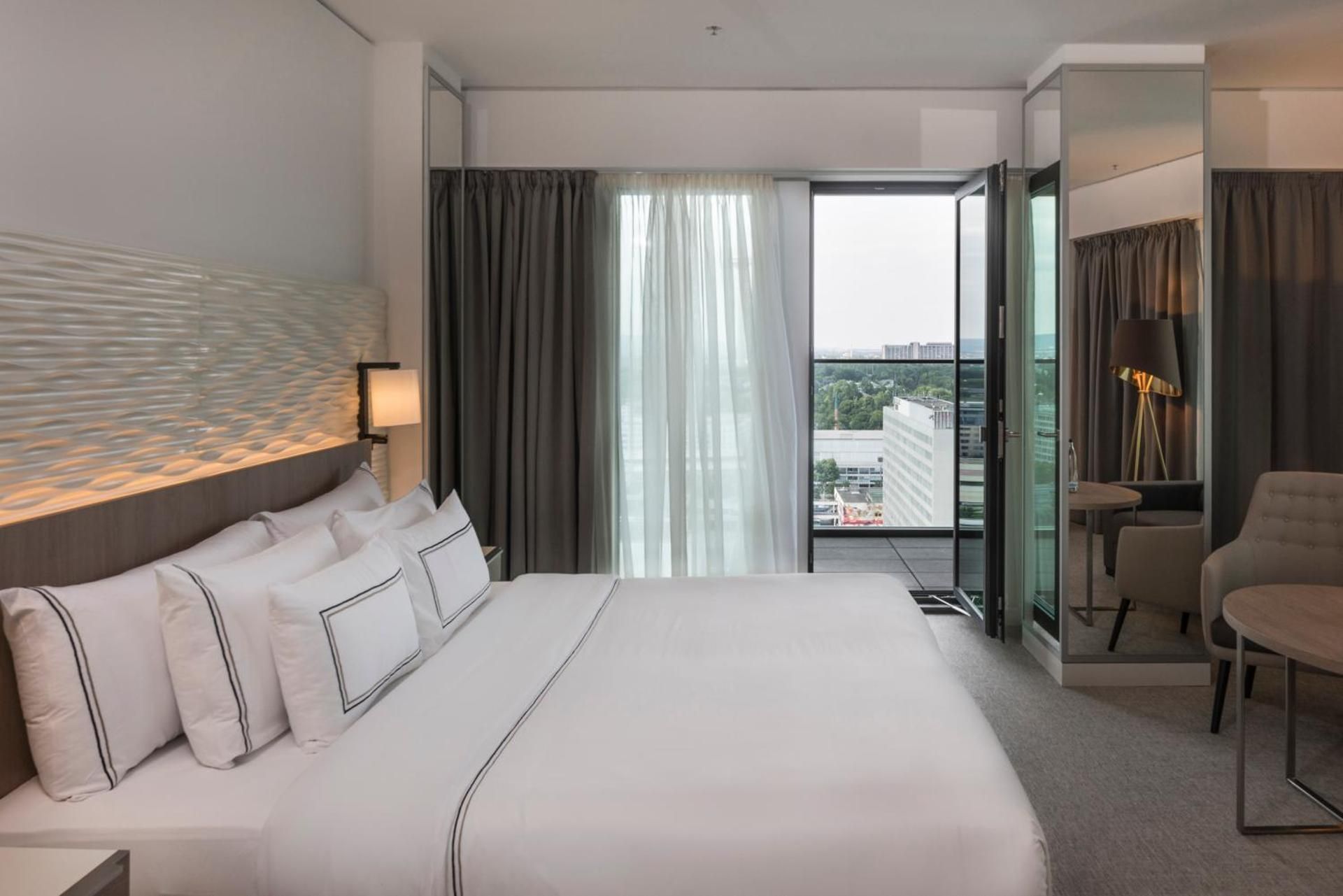 The Level Junior Suite with Executive Lounge Access