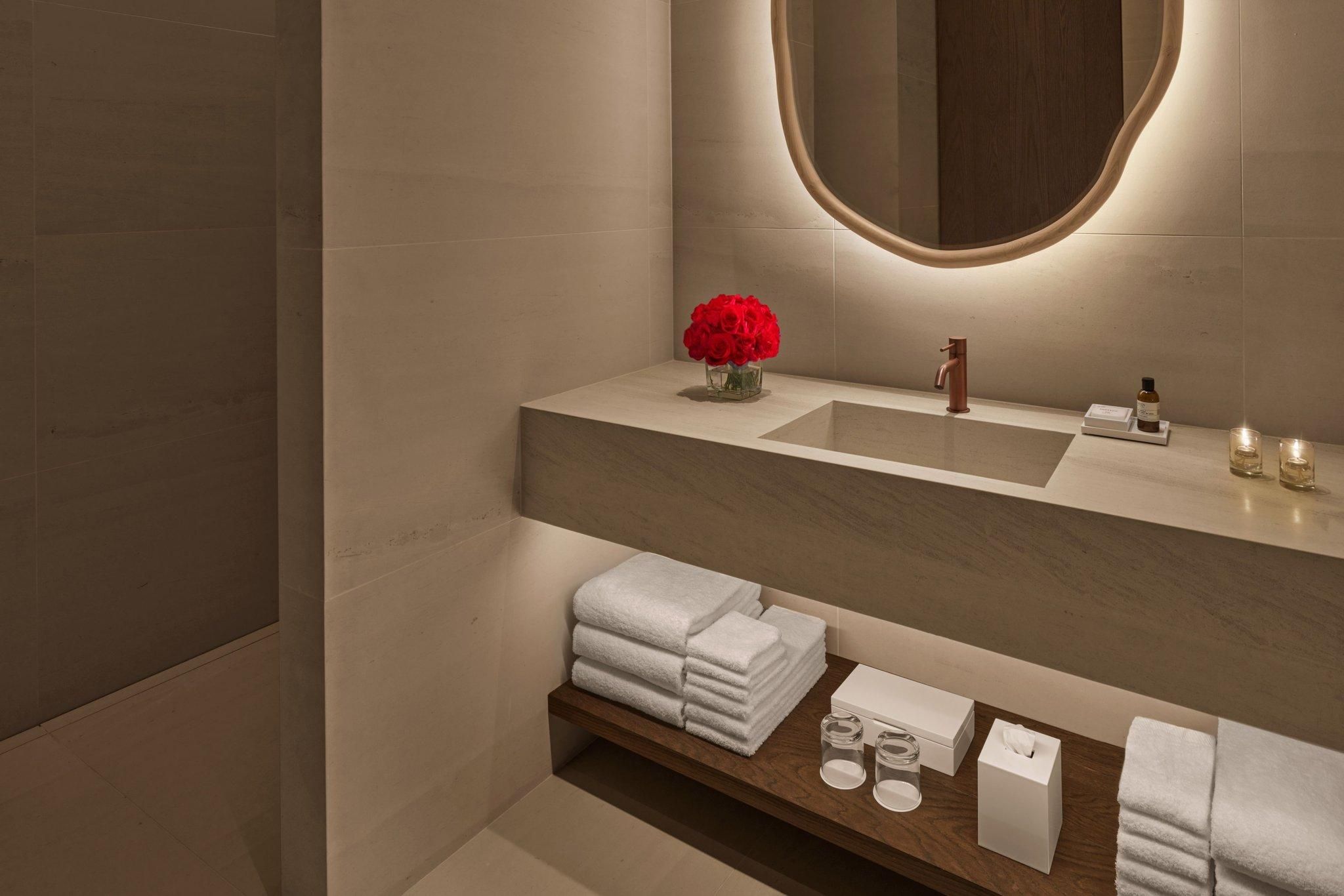 undefined The Madrid EDITION 8