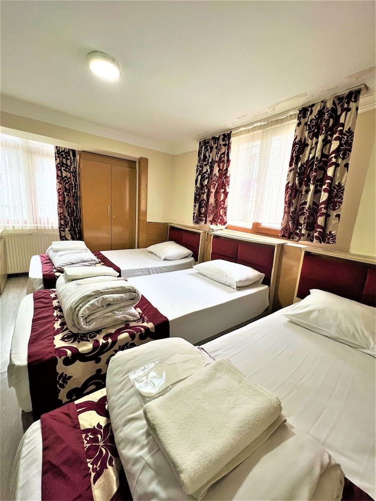 Viva Hotel Standard Triple Room 2