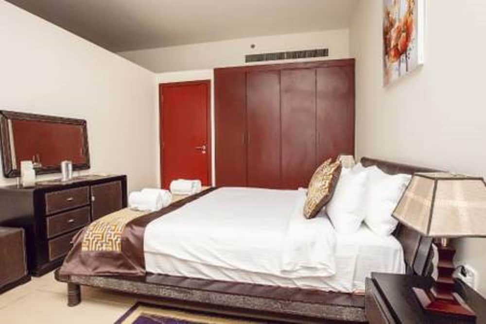 undefined I am Heart of JBR 4