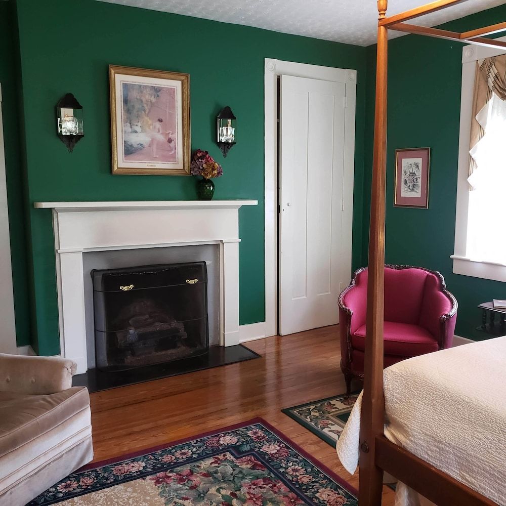 The Garden View Room