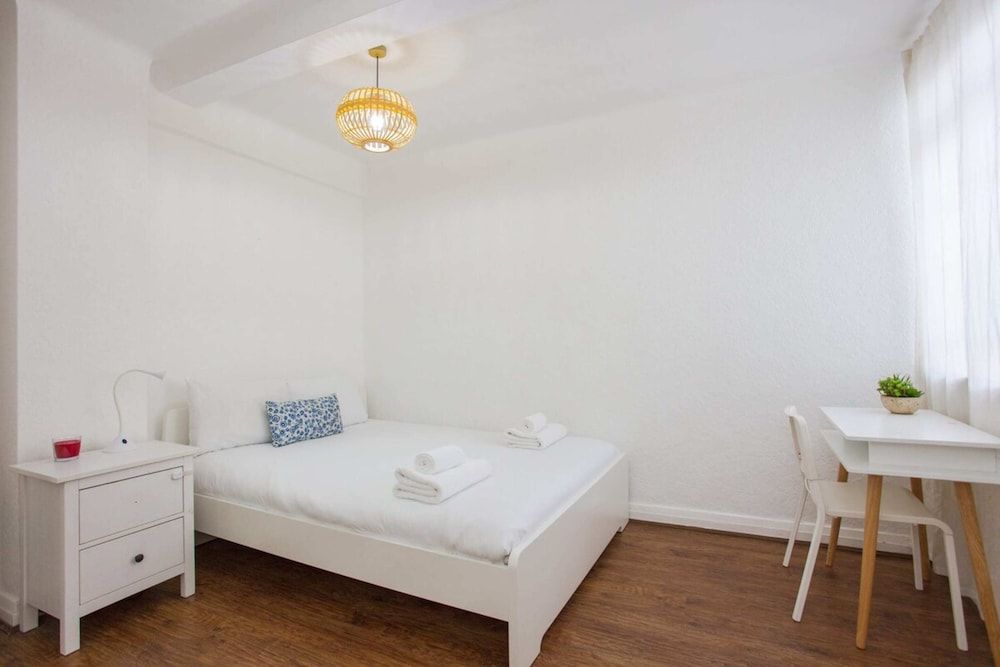 undefined Contemporary 2 Bedroom Flat in Bayswater 7