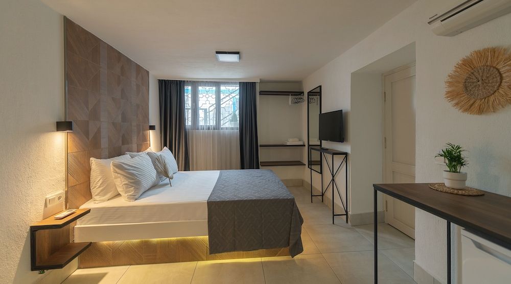 undefined The Easy Rooms 7