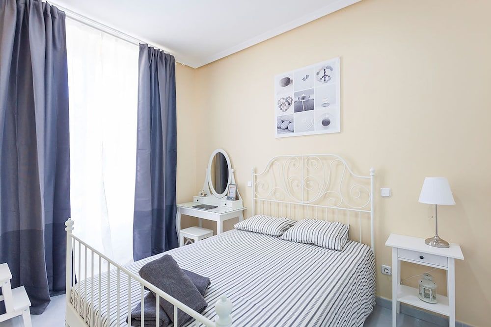 Design Apartment, 1 Bedroom (Sunny Urban Apt.Historic DistrictSol)