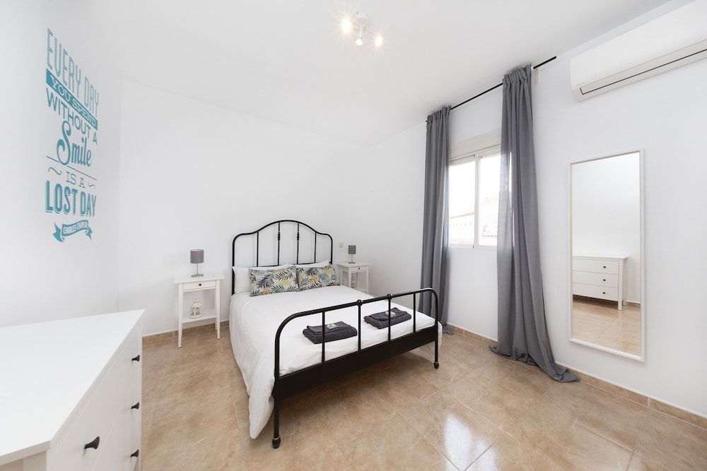 Boutique Apartments in the Heart of Madrid Design Apartment, 1 Bedroom (Lovely Sunny Apt.Historic DistrictSol) 2