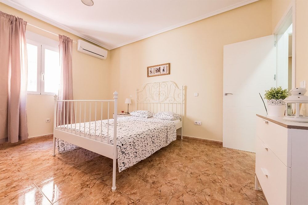 Boutique Apartments in the Heart of Madrid Design Apartment, 1 Bedroom (Delightful Apt Historic District-Sol) 3