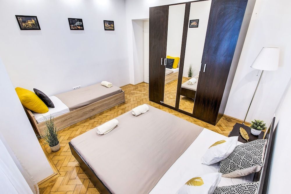 undefined Real Apartments Kertesz 9